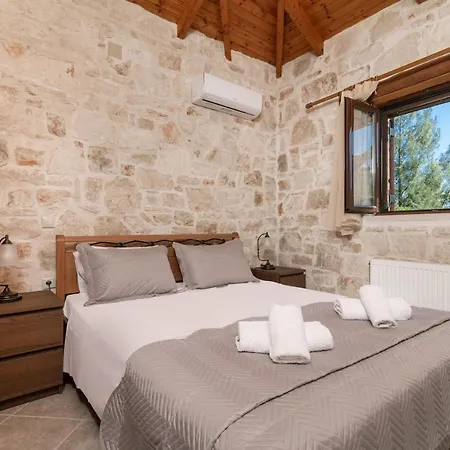 Vila Vozas - Traditional With Great View Tragaki