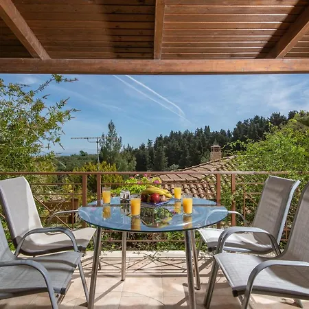 Vozas - Traditional With Great View Willa