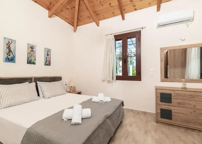 Vozas - Traditional With Great View Villa