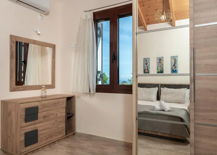 Villa Vozas - Traditional With Great View Tragaki