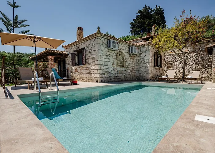 Villa Vozas - Traditional With Great View Tragaki